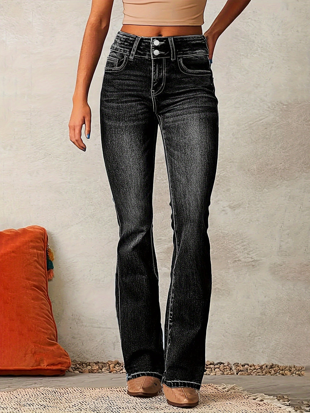 Valorine™ | Högmidjade utsvängda jeans